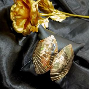 Vaanya Gold Fan-Fold Statement Cuff