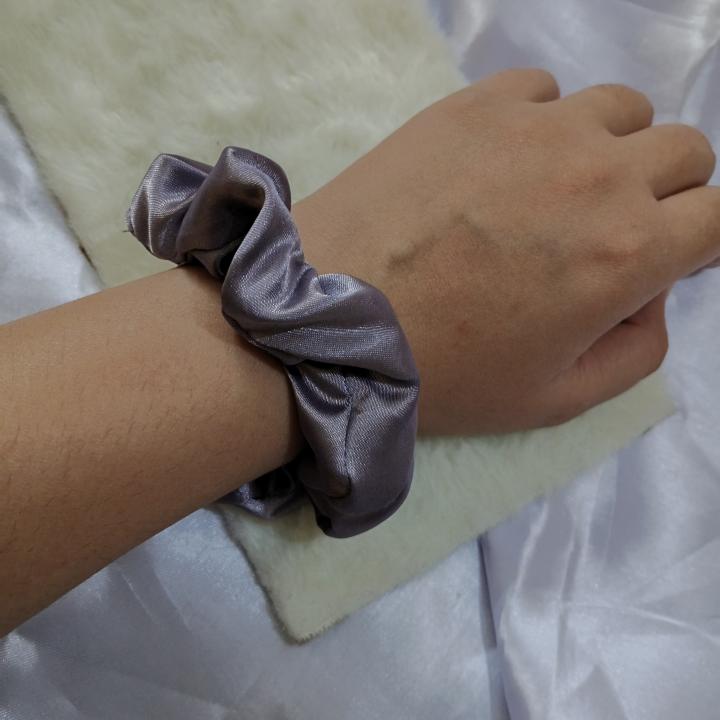 Luxe Aabhushan – Amethyst Whisper Satin Scrunchie
