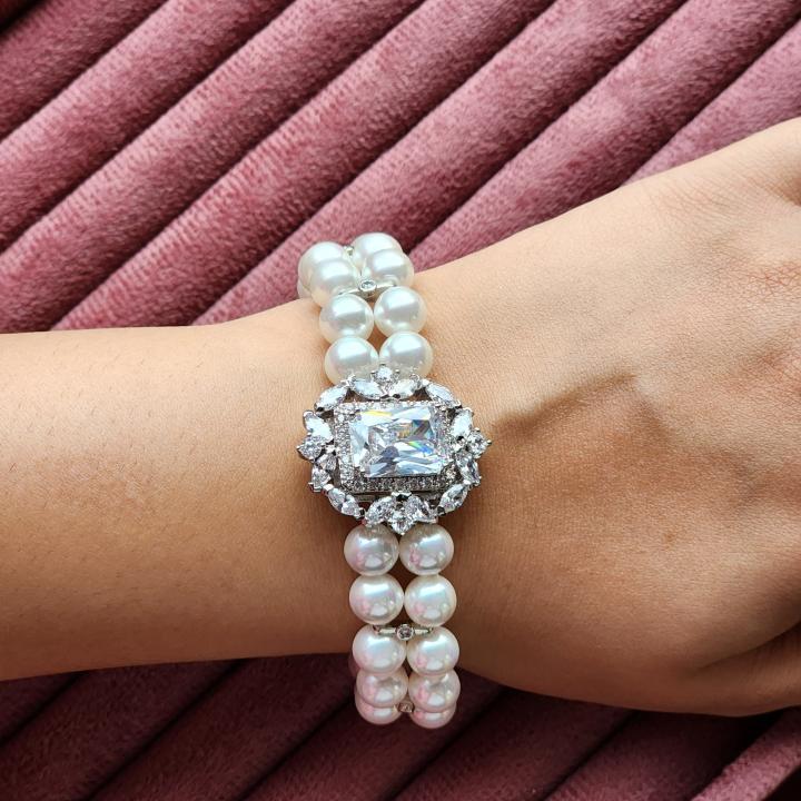 Pearl Éclat Crystal Charm Bracelet
