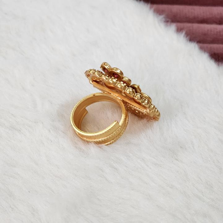 Riti Viraasat Antique Kundan Ring