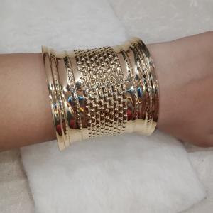 Zarreen Heritage Textured Gold Cuff