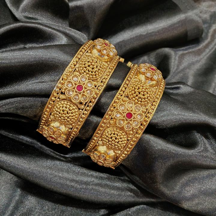 Rajvanshi Antique Bridal Bangles (Set of 2)