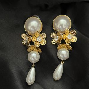 Florina Pearl Drop Earrings