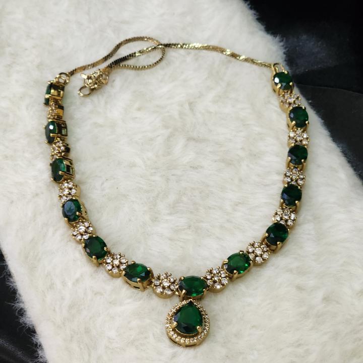 Zehra Royale Emerald Necklace Set