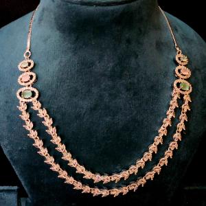 Emerald Ivy Heritage Necklace Set