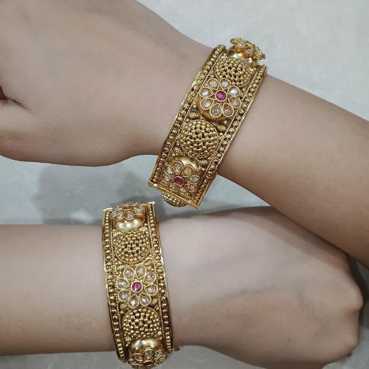 Rajvanshi Antique Bridal Bangles (Set of 2)